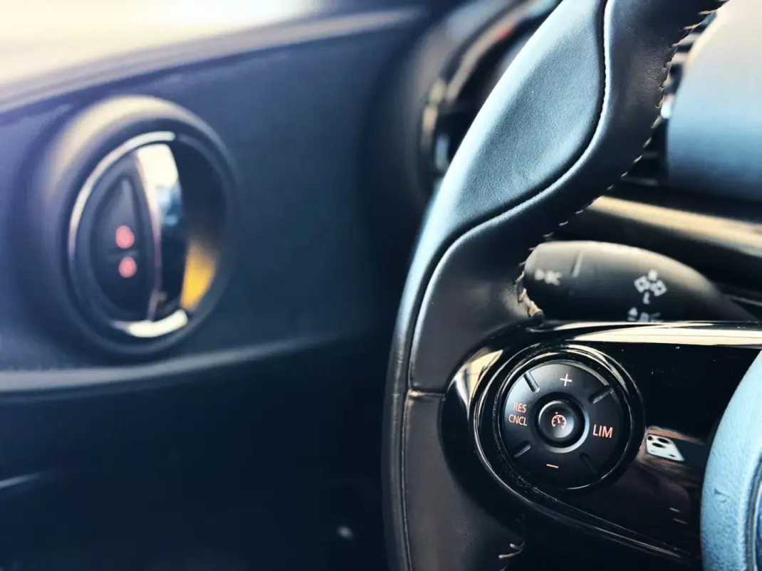 MINI Clubman 2019 - 18500 EUR, 43000 km - 43000km - foto 22 de 35