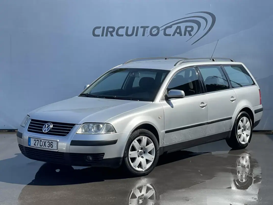 Volkswagen Passat Variant 2003 - 3500 EUR, 330727 km - AUTO.MOTO.pt - 330727km - foto 1 de 29