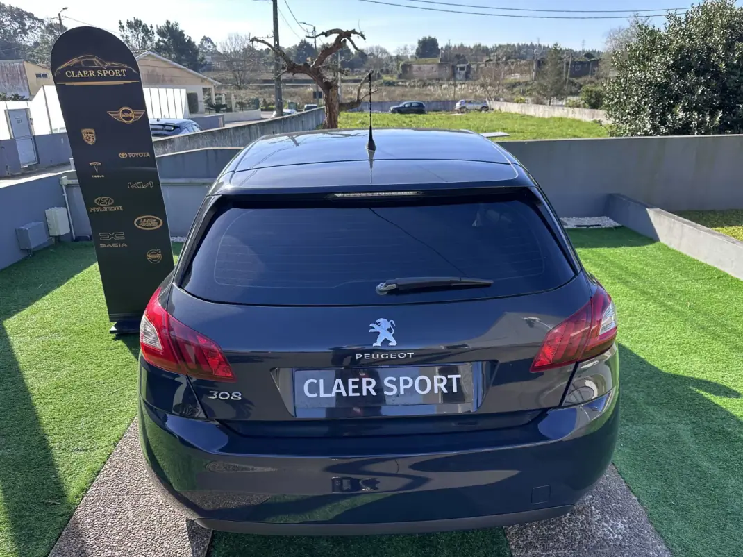 Peugeot 308 2018 - 12500 EUR, 280000 km - AUTO.MOTO.pt - 280000km - foto 11 de 41