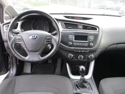 Kia Ceed SW 2016 - 9900 EUR, 160000 km - AUTO.MOTO.pt - 160000km - foto 9 de 12