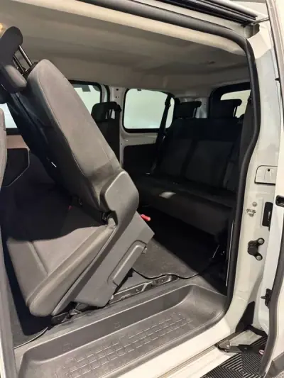 Opel Vivaro 2022 - 32900 EUR, 20415 km - 20415km - foto 32 de 50