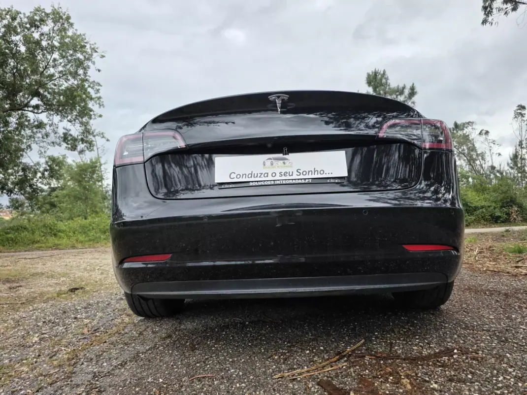 Tesla Model 3 2019 - 23900 EUR, 177000 km - AUTO.MOTO.pt - 177000km - foto 16 de 42