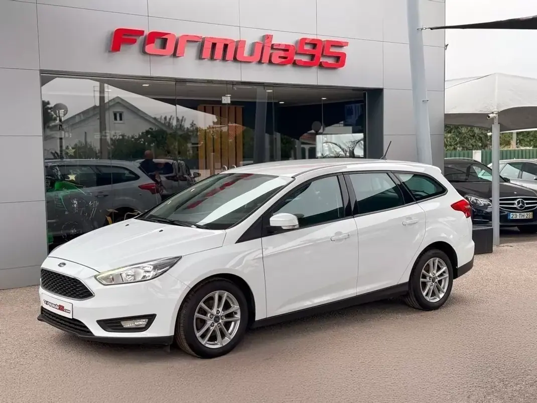 Ford Focus SW 2017 - 10900 EUR, 155572 km - AUTO.MOTO.pt - 155572km - foto 1 de 23