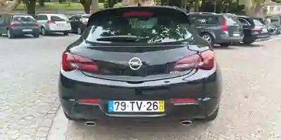 Opel Astra GTC 2017 - 19500 EUR, 62000 km - AUTO.MOTO.pt - 62000km - foto 4 de 15