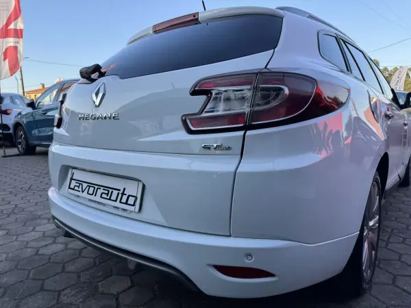 Renault Mégane Sport Tourer 2011 - 8900 EUR, 214000 km - AUTO.MOTO.pt - 214000km - foto 27 de 40