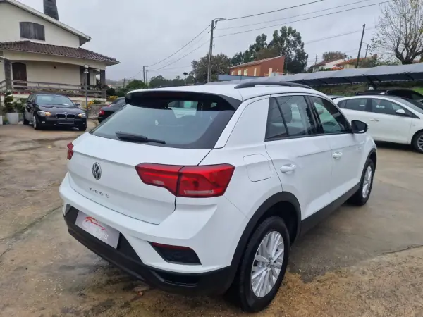 Volkswagen T-Roc 2019 - 19999 EUR, 115000 km - AUTO.MOTO.pt - 115000km - foto 9 de 31
