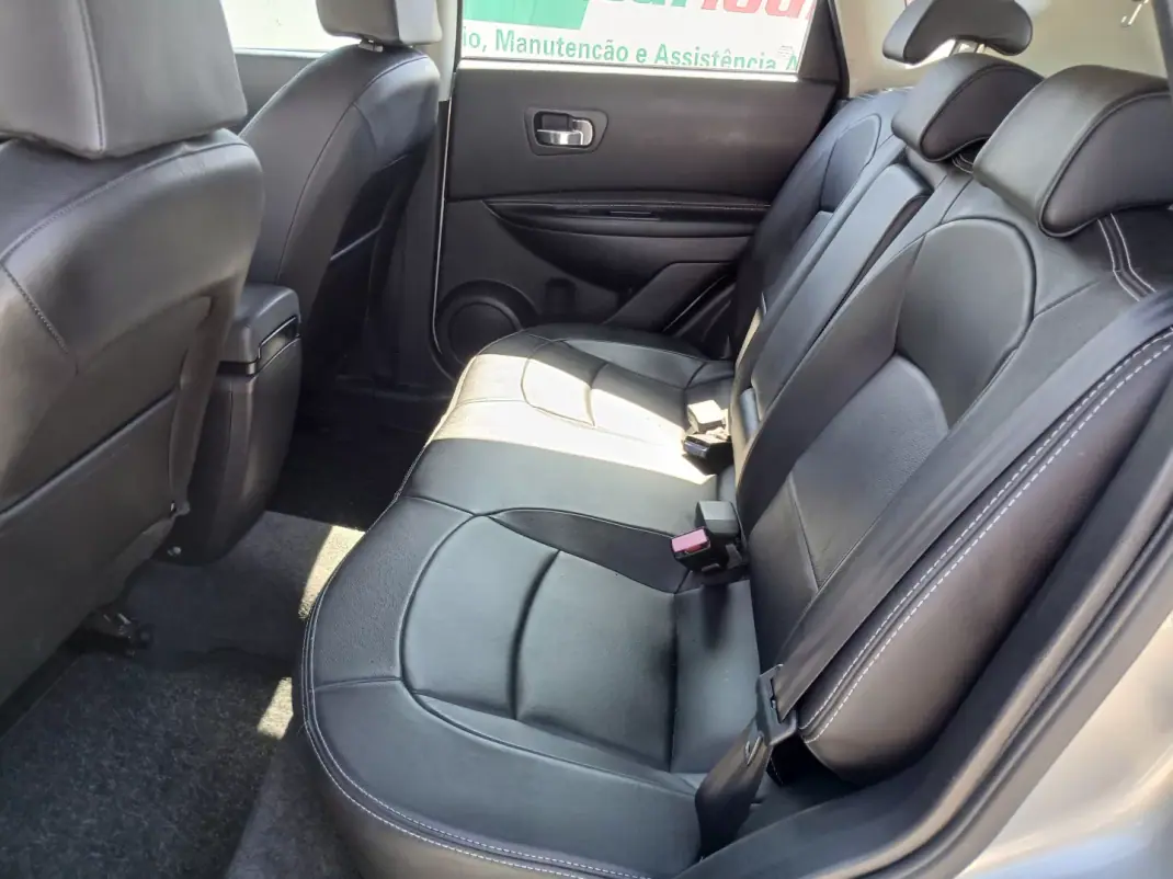 Nissan Qashqai 2008 - 7350 EUR, 167419 km - 167419km - foto 17 de 26