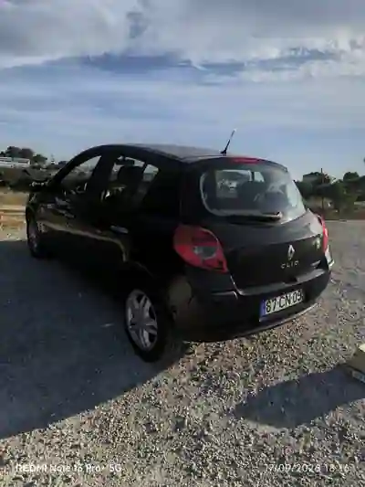 Renault Clio 2006 - 1350 EUR, 307167 km - foto 4 de 11