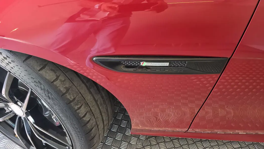 Jaguar XE 2016 - 14950 EUR, 176623 km - AUTO.MOTO.pt - 176623km - foto 30 de 58