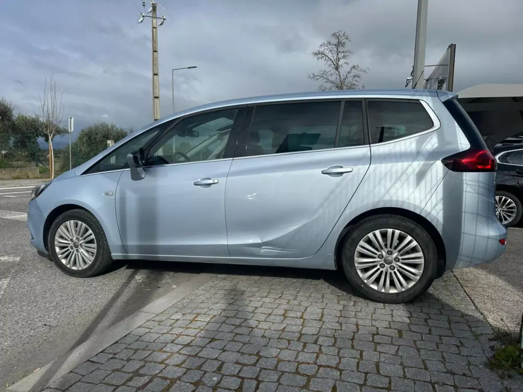 Opel Zafira 2018 - 13900 EUR, 128674 km - AUTO.MOTO.pt - 128674km - foto 5 de 36