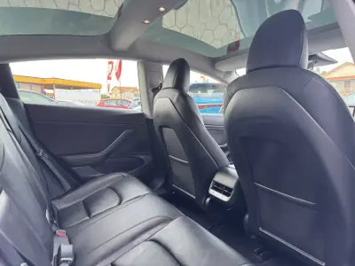 Tesla Model 3 2021 - 28900 EUR, 73000 km - AUTO.MOTO.pt - 73000km - foto 15 de 32
