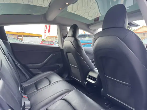Tesla Model 3 2021 - 28900 EUR, 73000 km - AUTO.MOTO.pt - 73000km - foto 15 de 32