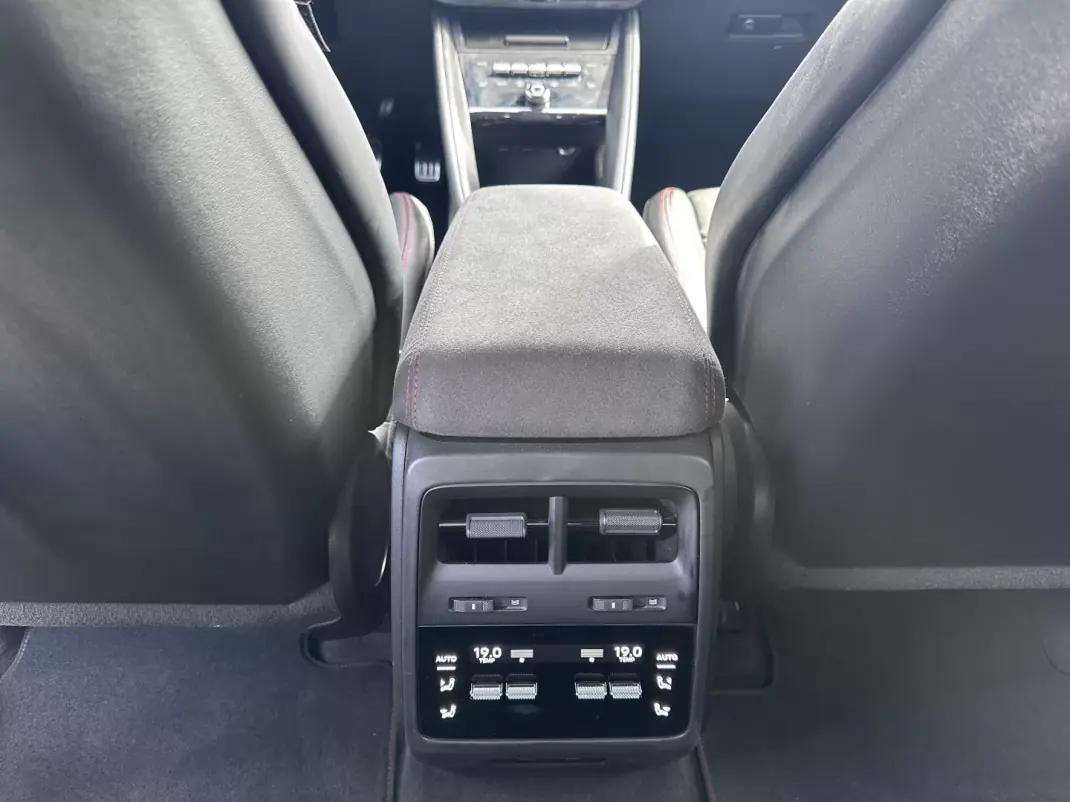 Porsche Macan 2026 - 129000 EUR, 2200 km - AUTO.MOTO.pt - 2200km - foto 64 de 85