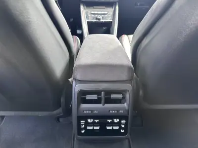 Porsche Macan 2026 - 129000 EUR, 2200 km - AUTO.MOTO.pt - 2200km - foto 64 de 85