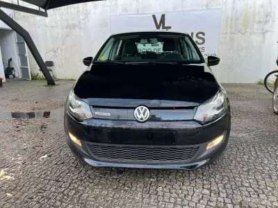 Volkswagen Polo 2015 - 8500 EUR, 150350 km - AUTO.MOTO.pt - 150350km - foto 5 de 11