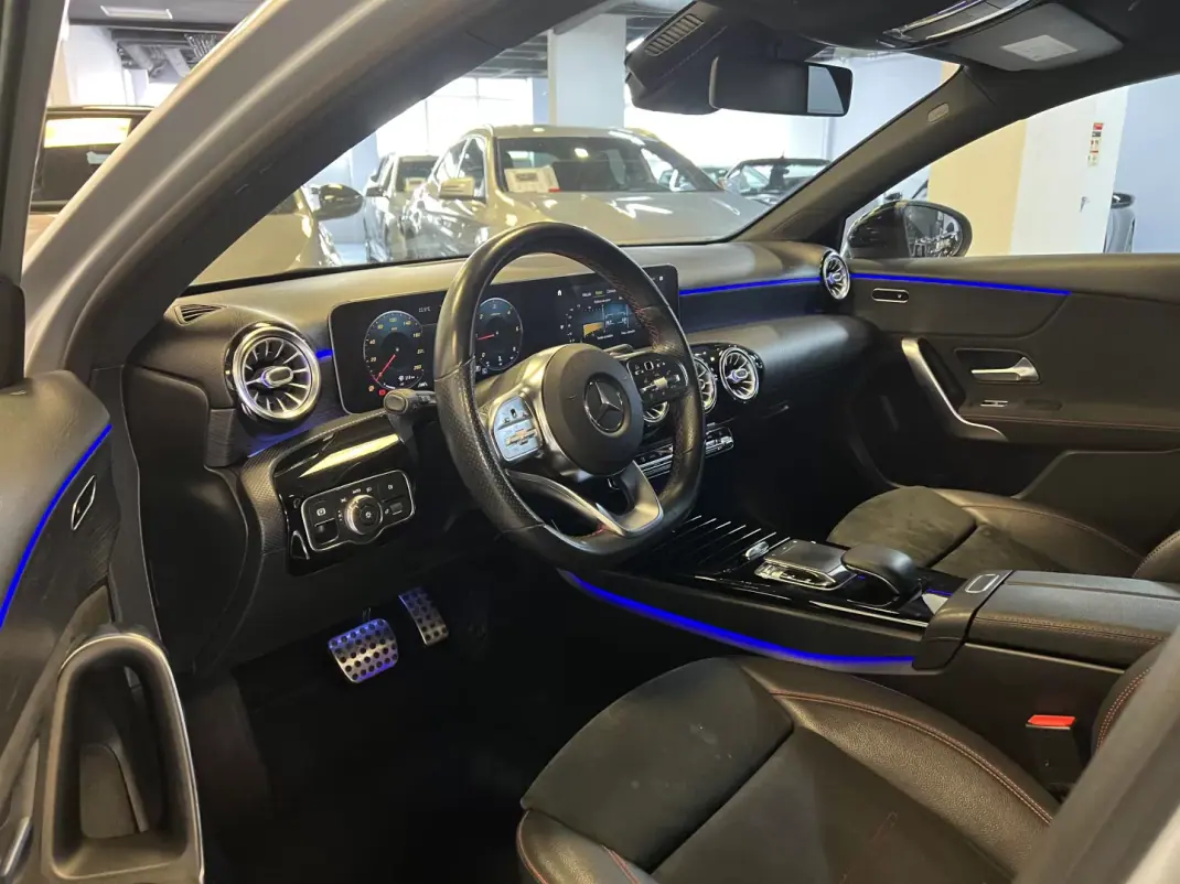 Mercedes-Benz A 180 2019 - 26990 EUR, 125000 km - AUTO.MOTO.pt - 125000km - foto 35 de 44