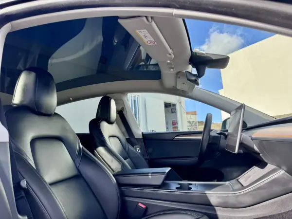 Tesla Model Y 2022 - 39990 EUR, 59000 km - AUTO.MOTO.pt - 59000km - foto 17 de 21