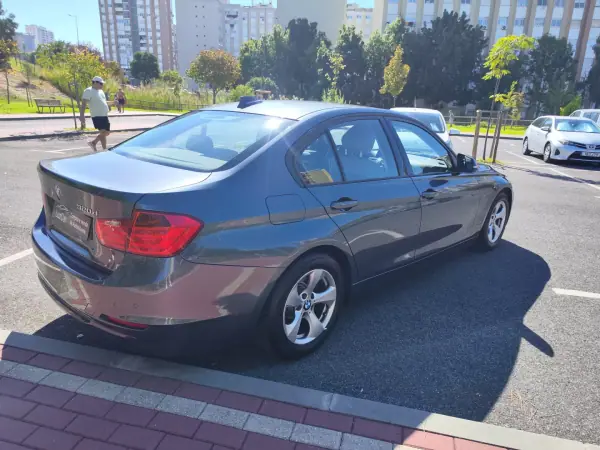 BMW 320 2013 - 14980 EUR, 161500 km - AUTO.MOTO.pt - 161500km - foto 7 de 38
