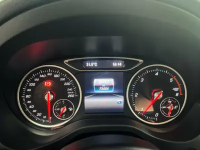 Mercedes-Benz A 180 2018 - 17900 EUR, 73000 km - AUTO.MOTO.pt - 73000km - foto 13 de 17
