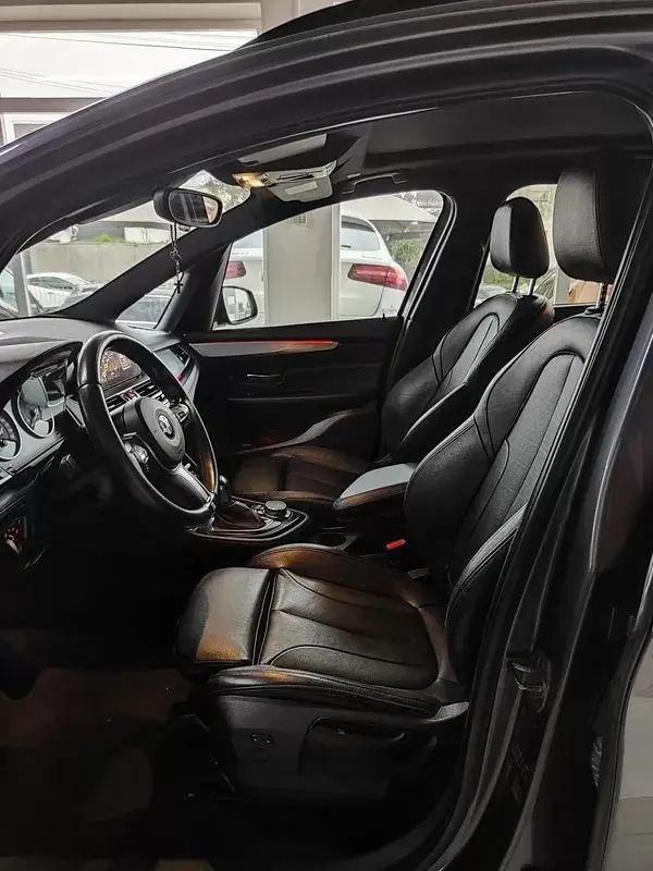 BMW 218 Gran Tourer 2015 - 17250 EUR, 190800 km - AUTO.MOTO.pt - 190800km - foto 11 de 35