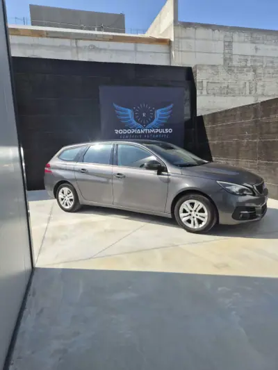 Peugeot 308 SW 2018 - 10500 EUR, 261000 km - 261000km - foto 3 de 38