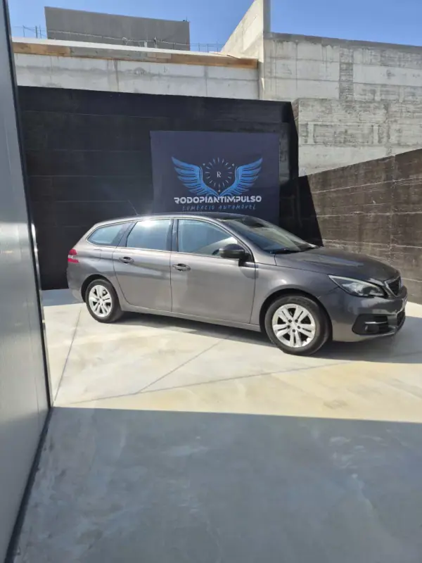Peugeot 308 SW 2018 - 10500 EUR, 261000 km - 261000km - foto 3 de 38