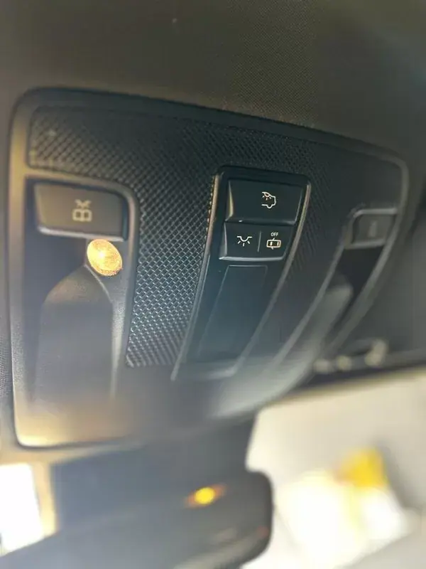 Mercedes-Benz CLA 220 2017 - 22500 EUR, 209125 km - AUTO.MOTO.pt - 209125km - foto 29 de 33
