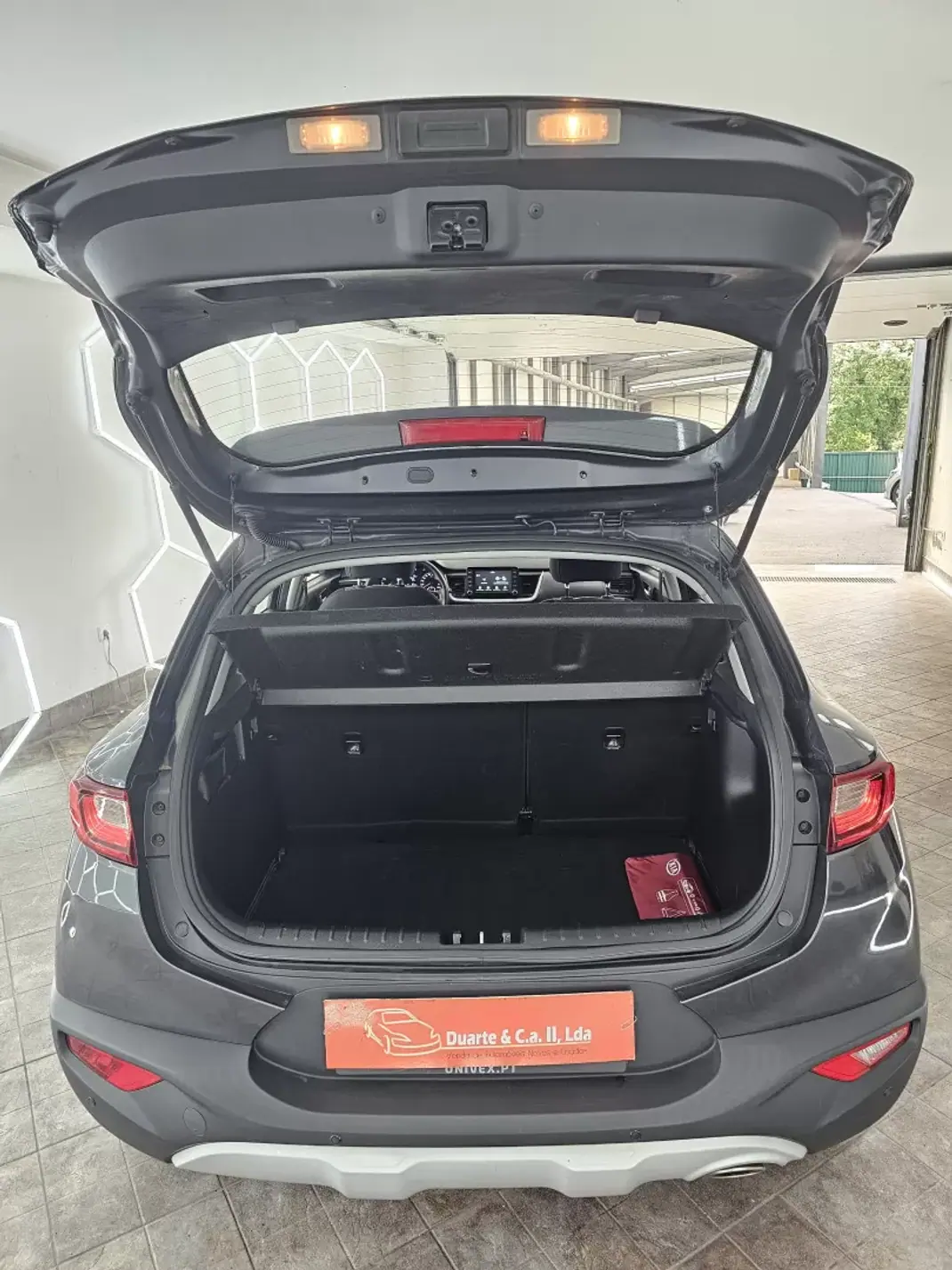 Kia Stonic 2019 - 12500 EUR, 117953 km - AUTO.MOTO.pt - 117953km - foto 22 de 23