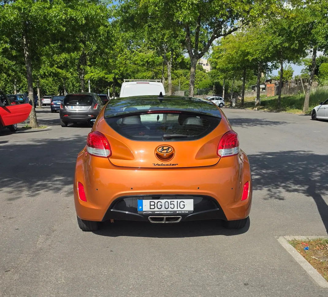 Hyundai Veloster 2012 - 10000 EUR, 150000 km - AUTO.MOTO.pt - 150000km - foto 5 de 17