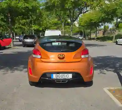 Hyundai Veloster 2012 - 10000 EUR, 150000 km - AUTO.MOTO.pt - 150000km - foto 5 de 17