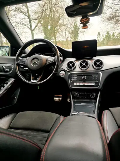 Mercedes-Benz CLA 220 2017 - 19990 EUR, 211000 km - AUTO.MOTO.pt - 211000km - foto 17 de 31