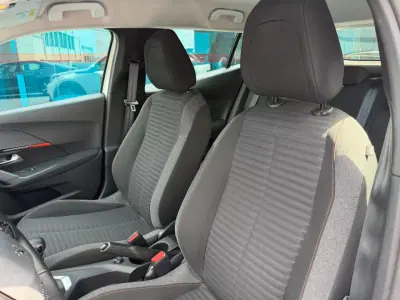 Peugeot 2008 2020 - 14900 EUR, 59000 km - AUTO.MOTO.pt - 59000km - foto 7 de 11