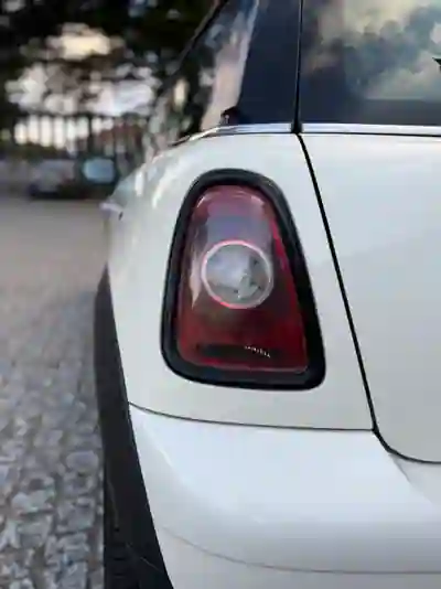 MINI Cooper 2008 - 5990 EUR, 235000 km - AUTO.MOTO.pt - 235000km - foto 10 de 13