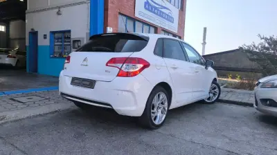 Citroën C4 2012 - 8900 EUR, 180000 km - AUTO.MOTO.pt - 180000km - foto 2 de 24