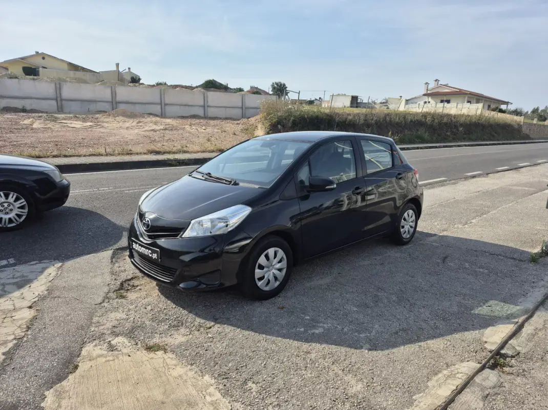 Toyota Yaris 2012 - 8900 EUR, 148050 km - AUTO.MOTO.pt - 148050km - foto 6 de 30