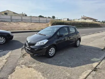 Toyota Yaris 2012 - 8900 EUR, 148050 km - AUTO.MOTO.pt - 148050km - foto 6 de 30
