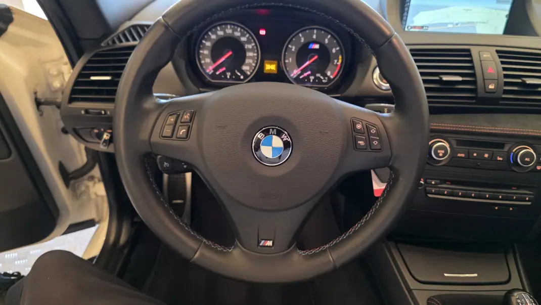BMW 1M Coupe 2012 - 67500 EUR, 67790 km - AUTO.MOTO.pt - 67790km - foto 46 de 61