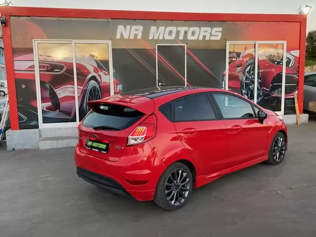 Ford Fiesta 2017 - 9990 EUR, 98500 km - AUTO.MOTO.pt - 98500km - foto 6 de 17