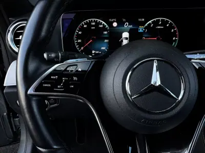 Mercedes-Benz E 300 2023 - 44990 EUR, 56100 km - AUTO.MOTO.pt - 56100km - foto 22 de 33