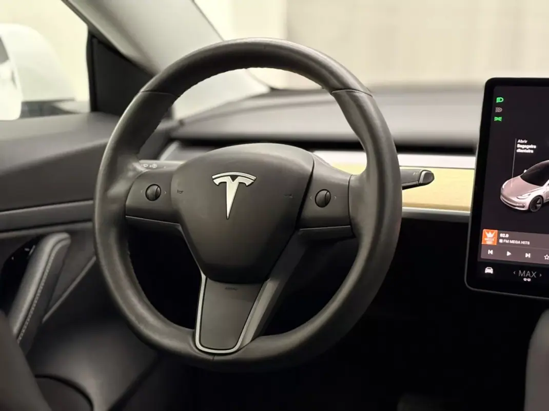 Tesla Model 3 2020 - 21500 EUR, 122000 km - AUTO.MOTO.pt - 122000km - foto 16 de 19