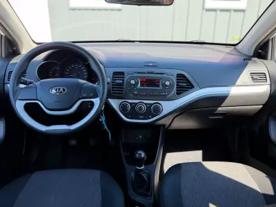 Kia Picanto 2015 - 6999 EUR, 144000 km - AUTO.MOTO.pt - 144000km - foto 9 de 15