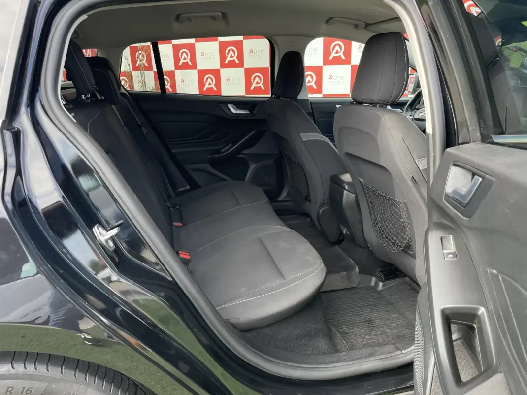 Ford Focus SW 2019 - 13990 EUR, 158295 km - AUTO.MOTO.pt - 158295km - foto 19 de 20
