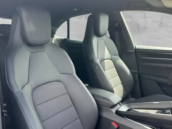 Porsche Macan 2024 - 80900 EUR, 15800 km - AUTO.MOTO.pt - 15800km - foto 6 de 7