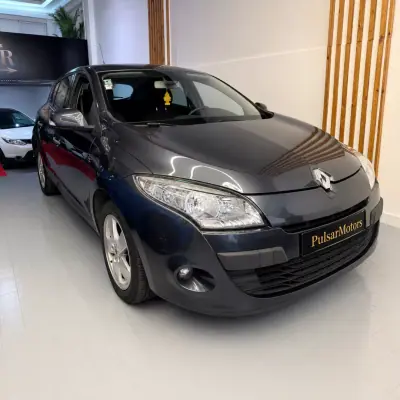 Renault Mégane 2009 - 4900 EUR, 281198 km - AUTO.MOTO.pt - 281198km - foto 5 de 7