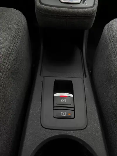 Renault Zoe 2020 - 13999 EUR, 114000 km - AUTO.MOTO.pt - 114000km - foto 14 de 21