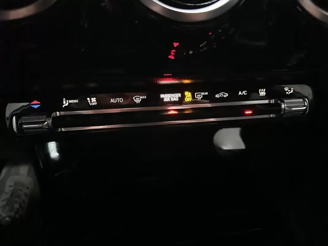 Mercedes-Benz A 250 2022 - 27800 EUR, 78000 km - AUTO.MOTO.pt - 78000km - foto 20 de 20