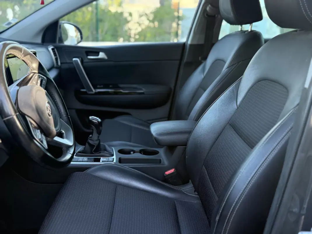Kia Sportage 2020 - 18999 EUR, 40000 km - AUTO.MOTO.pt - 40000km - foto 9 de 15