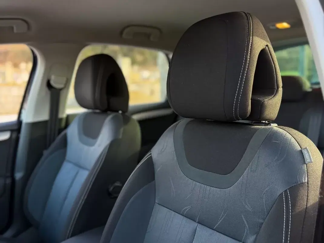 Citroën C4 2012 - 8990 EUR, 185518 km - AUTO.MOTO.pt - 185518km - foto 7 de 10