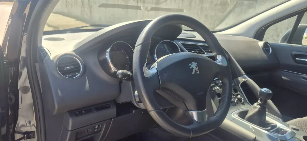 Peugeot 3008 2014 - 10950 EUR, 166000 km - 166000km - foto 9 de 24