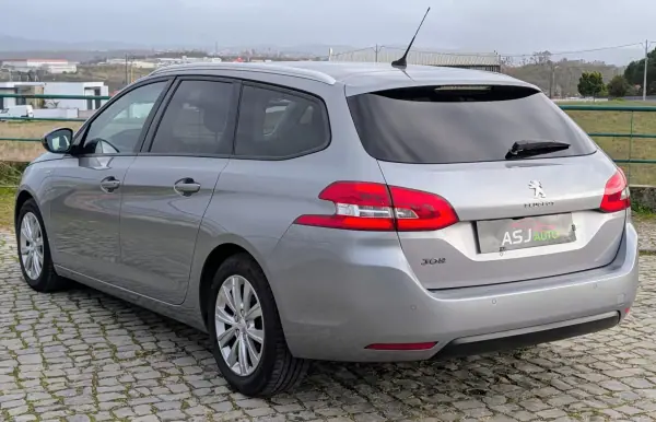 Peugeot 308 SW 2019 - 8500 EUR, 208333 km - AUTO.MOTO.pt - 208333km - foto 9 de 22